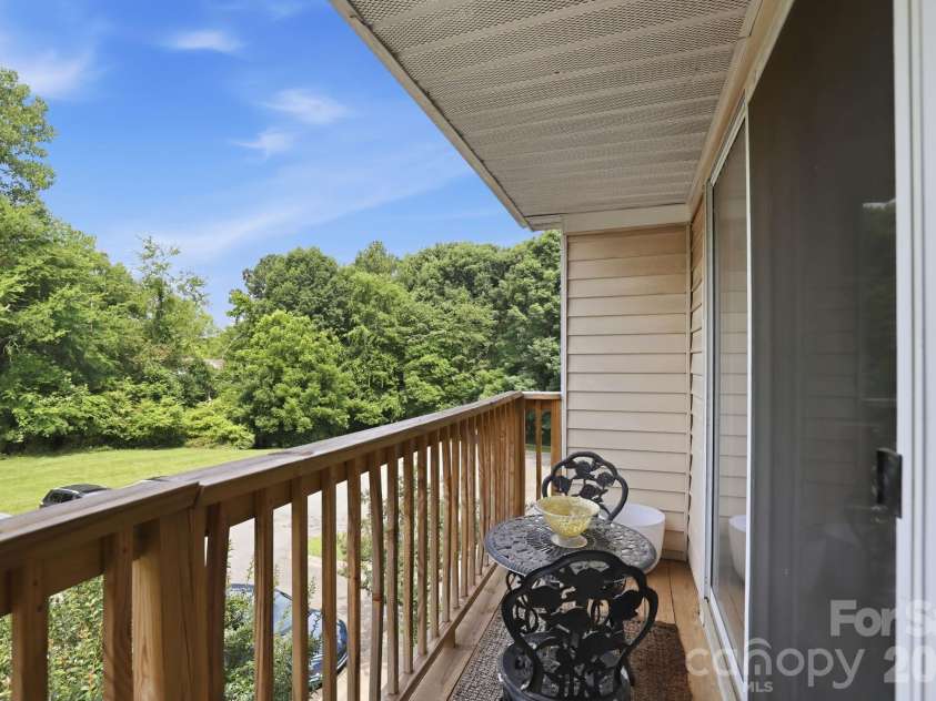9630 Old Gate Drive, Matthews, NC 28105.  MLS# CAR4392576, YatesRealty ID 29882. 