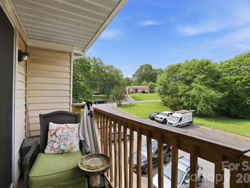 9630 Old Gate Drive, Matthews, NC 28105.  MLS# CAR4392576, YatesRealty ID 29882. 