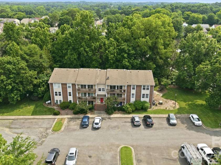 9630 Old Gate Drive, Matthews, NC 28105.  MLS# CAR4392576, YatesRealty ID 29882. 