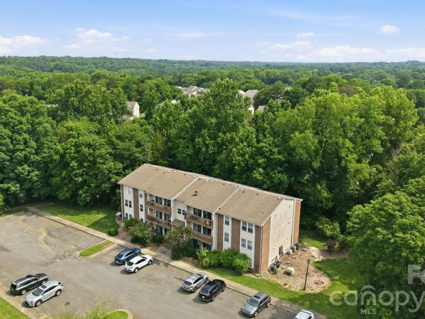 9630 Old Gate Drive, Matthews, NC 28105.  MLS# CAR4392576, YatesRealty ID 29882. 
