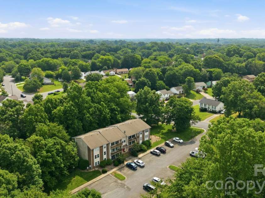 9630 Old Gate Drive, Matthews, NC 28105.  MLS# CAR4392576, YatesRealty ID 29882. 