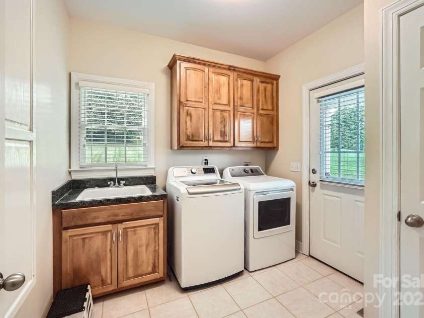 1185 Willow Creek Drive, Newton, NC 28658.  MLS# CAR4267617, YatesRealty ID 29883. 