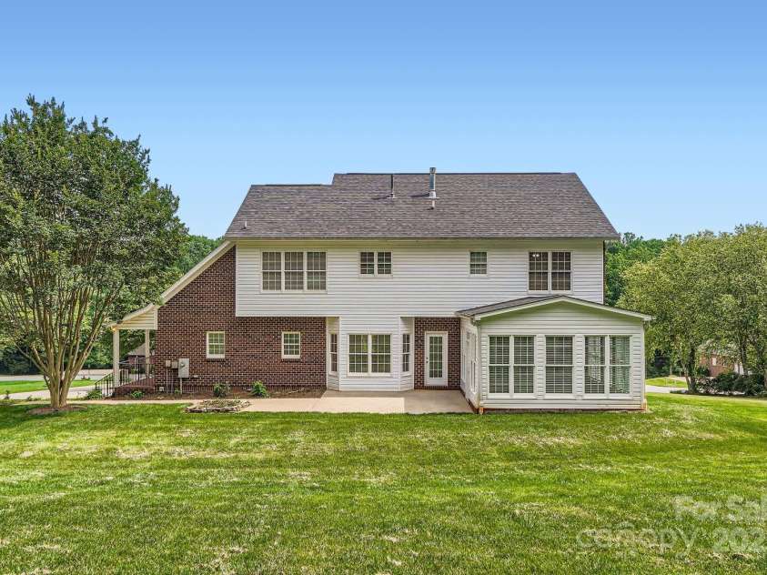 1185 Willow Creek Drive, Newton, NC 28658.  MLS# CAR4267617, YatesRealty ID 29883. 