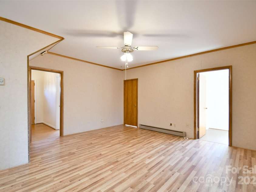 4456 Carriage Drive Circle, Charlotte, NC 28205.  MLS# CAR4226708, YatesRealty ID 2989. 