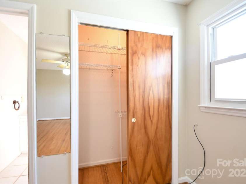 4456 Carriage Drive Circle, Charlotte, NC 28205.  MLS# CAR4226708, YatesRealty ID 2989. 