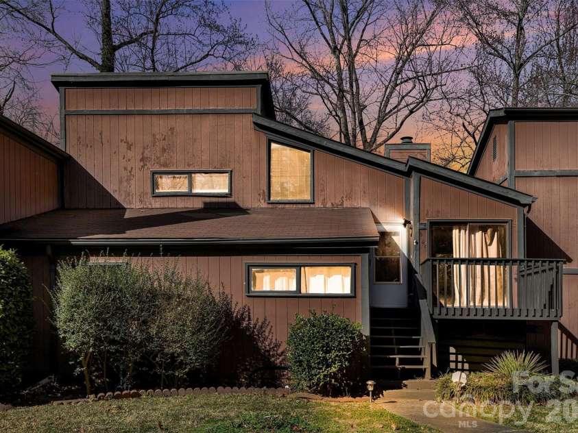 6102 Honeysuckle Lane, Charlotte, NC 28212.  MLS# CAR4336867, YatesRealty ID 2989. 