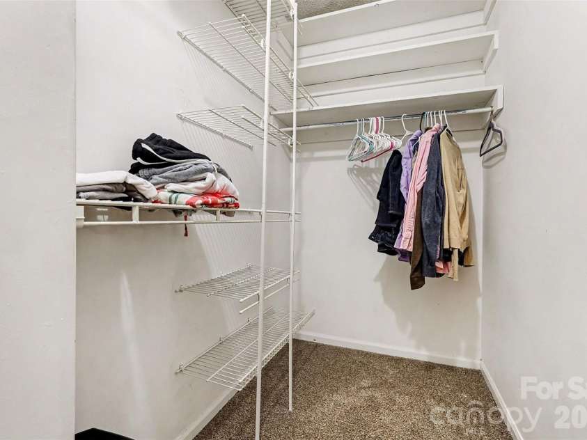 6102 Honeysuckle Lane, Charlotte, NC 28212.  MLS# CAR4336867, YatesRealty ID 2989. 