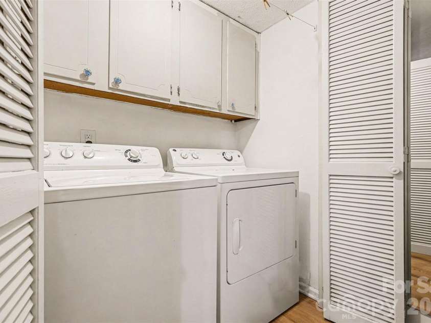 6102 Honeysuckle Lane, Charlotte, NC 28212.  MLS# CAR4336867, YatesRealty ID 2989. 