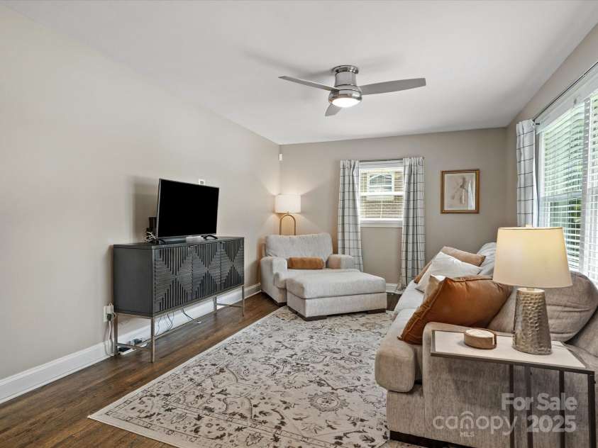 3839 Woodleaf Road, Charlotte, NC 28205.  MLS# CAR4277041, YatesRealty ID 29894. 