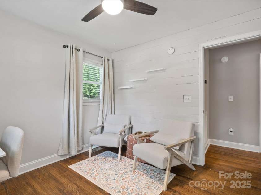 3839 Woodleaf Road, Charlotte, NC 28205.  MLS# CAR4277041, YatesRealty ID 29894. 