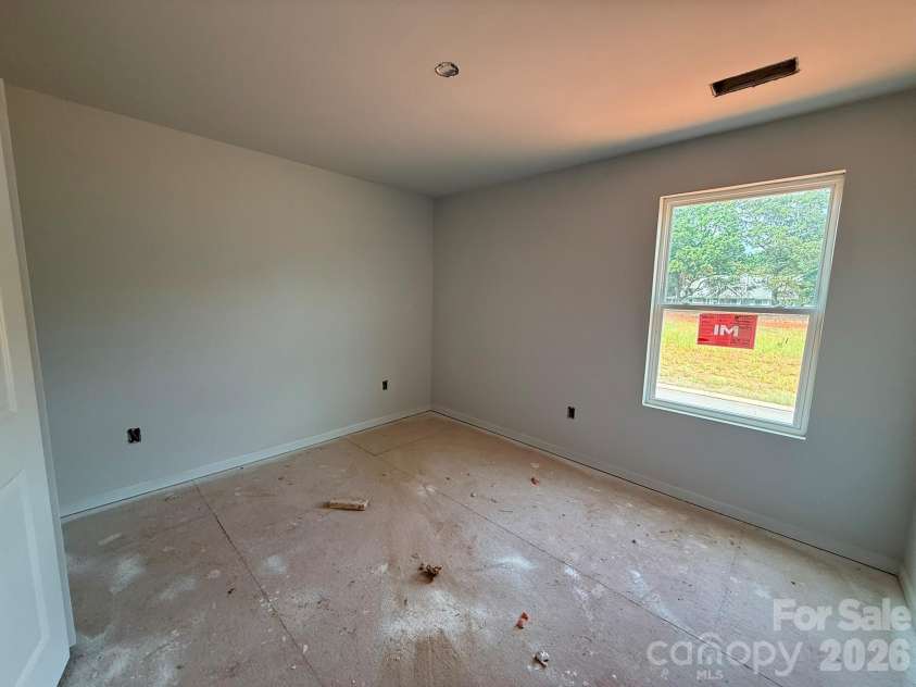 4025 Juno Drive, Charlotte, NC 28215.  MLS# CAR4392685, YatesRealty ID 29894. Bed 2