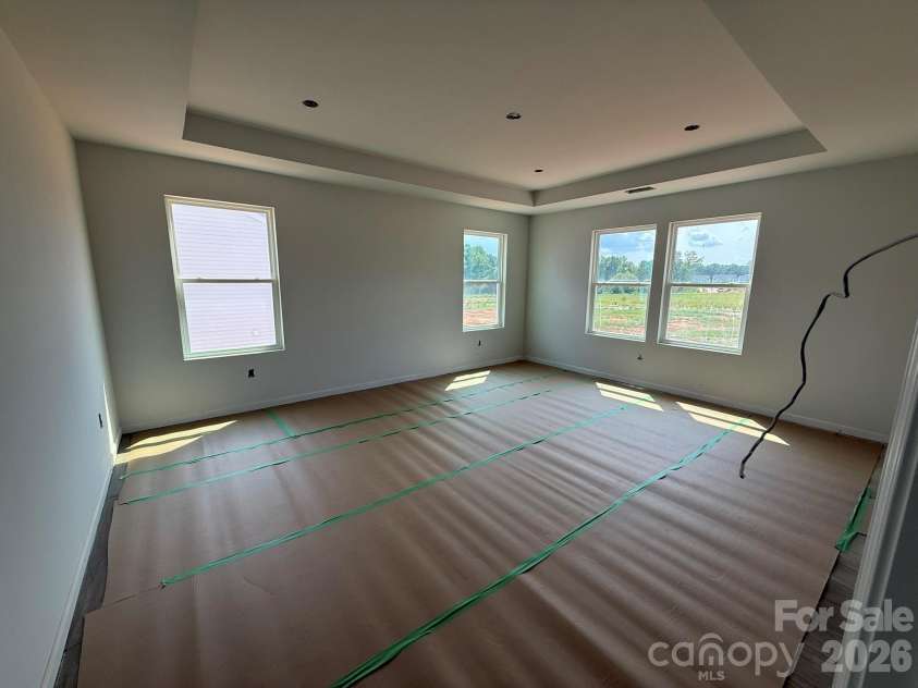4025 Juno Drive, Charlotte, NC 28215.  MLS# CAR4392685, YatesRealty ID 29894. Large Primary Bedroom