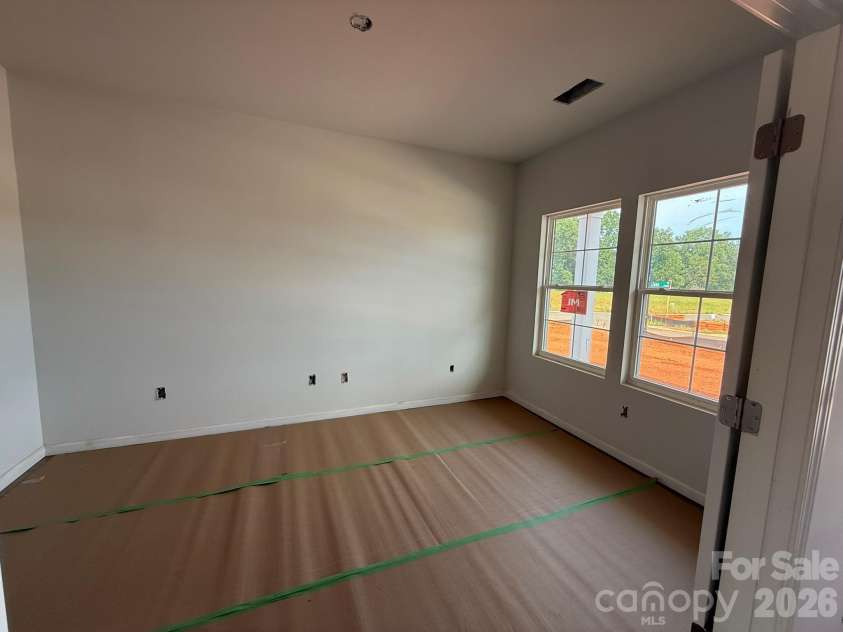 4025 Juno Drive, Charlotte, NC 28215.  MLS# CAR4392685, YatesRealty ID 29894. This home features a office on the main floor at entry way