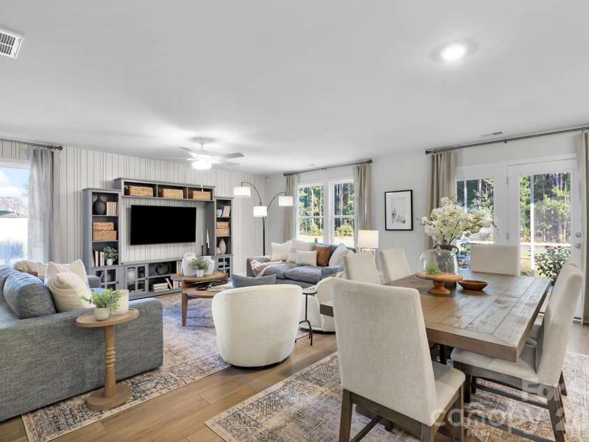 4017 Juno Drive, Charlotte, NC 28215.  MLS# CAR4392598, YatesRealty ID 29895. The following photos are representative only - actual selections for this home may vary. 