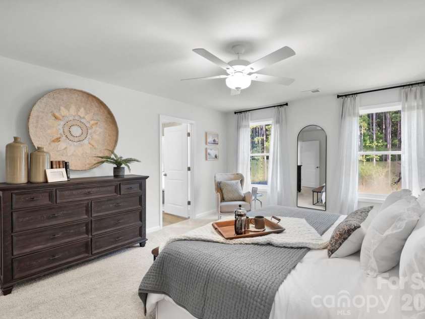 4017 Juno Drive, Charlotte, NC 28215.  MLS# CAR4392598, YatesRealty ID 29895. The following photos are representative only - actual selections for this home may vary. 