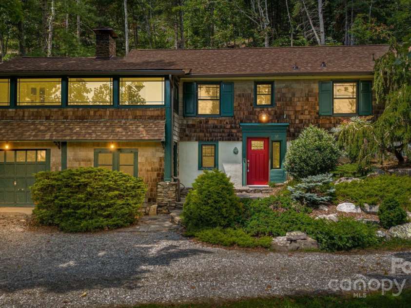 92 Hamburg Mountain Road, Weaverville, NC 28787.  MLS# CAR4285985, YatesRealty ID 29895. 