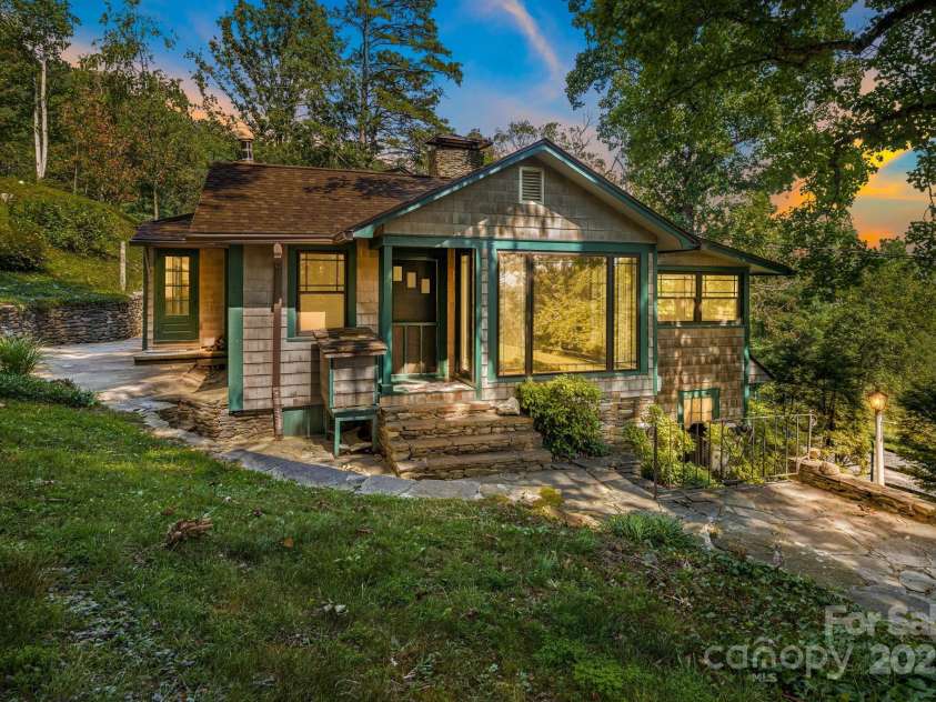 92 Hamburg Mountain Road, Weaverville, NC 28787.  MLS# CAR4285985, YatesRealty ID 29895. 