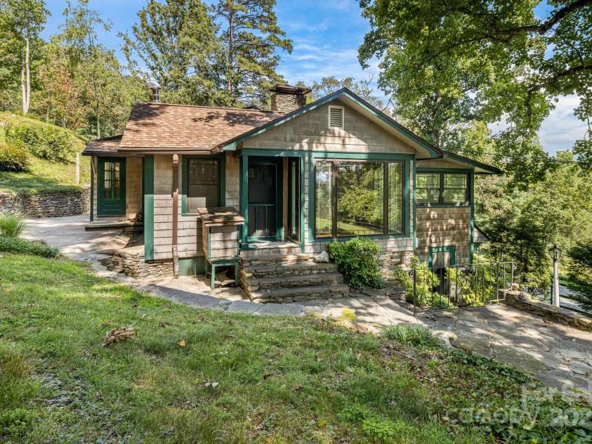 92 Hamburg Mountain Road, Weaverville, NC 28787.  MLS# CAR4285985, YatesRealty ID 29895. 