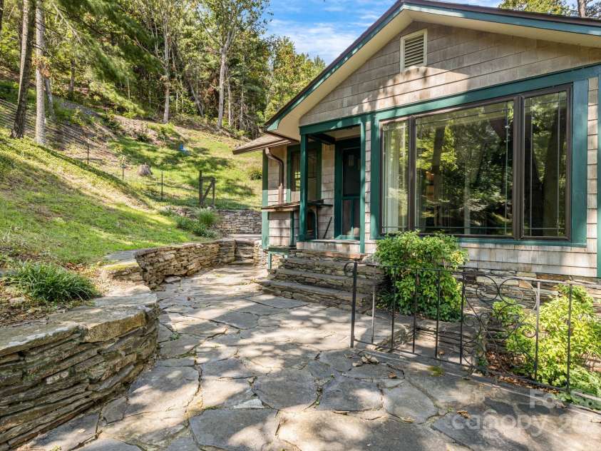 92 Hamburg Mountain Road, Weaverville, NC 28787.  MLS# CAR4285985, YatesRealty ID 29895. 