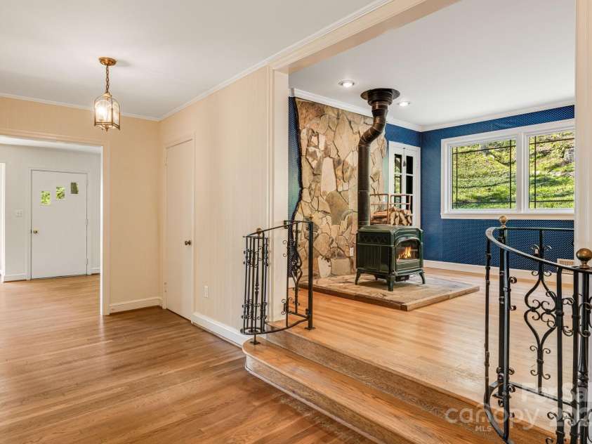 92 Hamburg Mountain Road, Weaverville, NC 28787.  MLS# CAR4285985, YatesRealty ID 29895. 