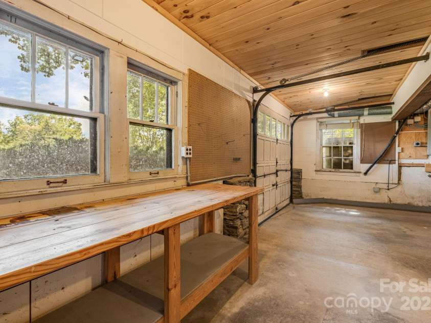 92 Hamburg Mountain Road, Weaverville, NC 28787.  MLS# CAR4285985, YatesRealty ID 29895. 