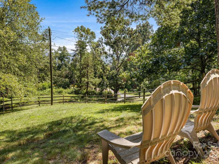 92 Hamburg Mountain Road, Weaverville, NC 28787.  MLS# CAR4285985, YatesRealty ID 29895. 