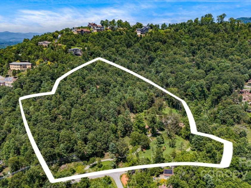 92 Hamburg Mountain Road, Weaverville, NC 28787.  MLS# CAR4285985, YatesRealty ID 29895. 