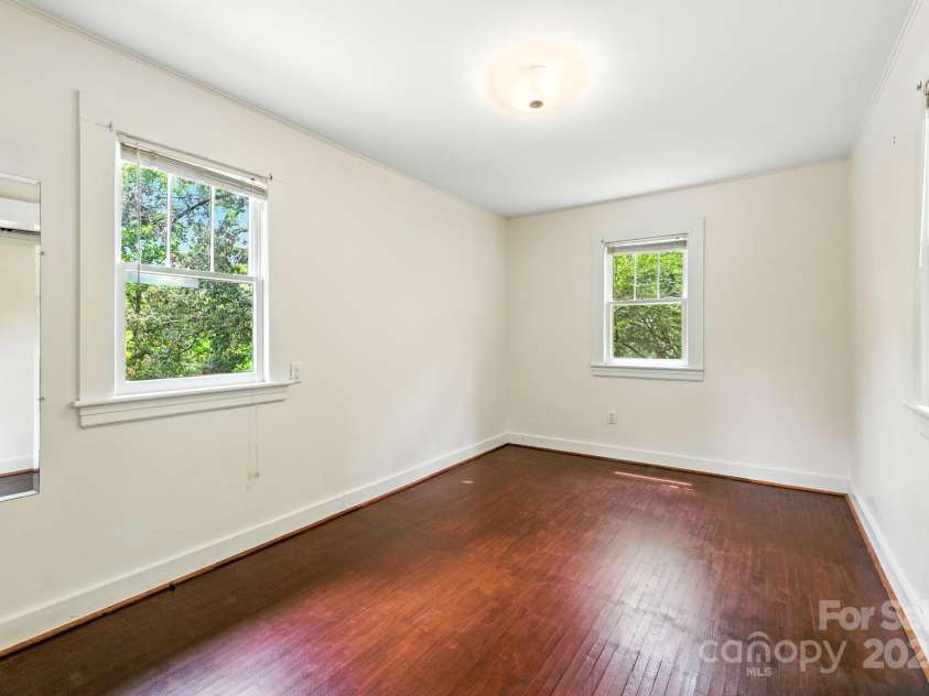 92 Hamburg Mountain Road, Weaverville, NC 28787.  MLS# CAR4285985, YatesRealty ID 29895. Guest cabin