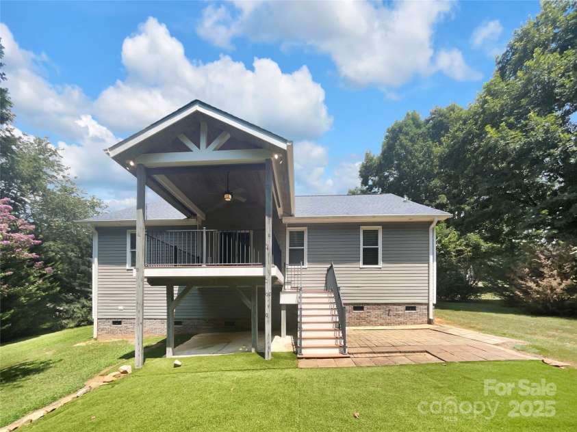 121 Purple Finch Lane, Mooresville, NC 28117.  MLS# CAR4221284, YatesRealty ID 29896. 
