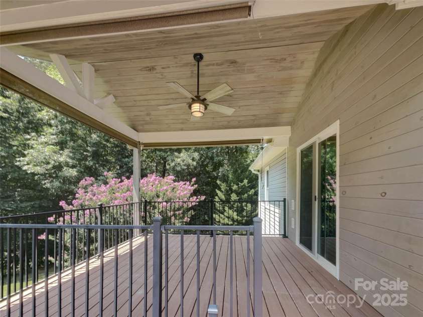 121 Purple Finch Lane, Mooresville, NC 28117.  MLS# CAR4221284, YatesRealty ID 29896. 