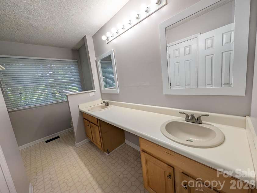 2065 Neely Store Road, Rock Hill, SC 29730.  MLS# CAR4392950, YatesRealty ID 29896. 