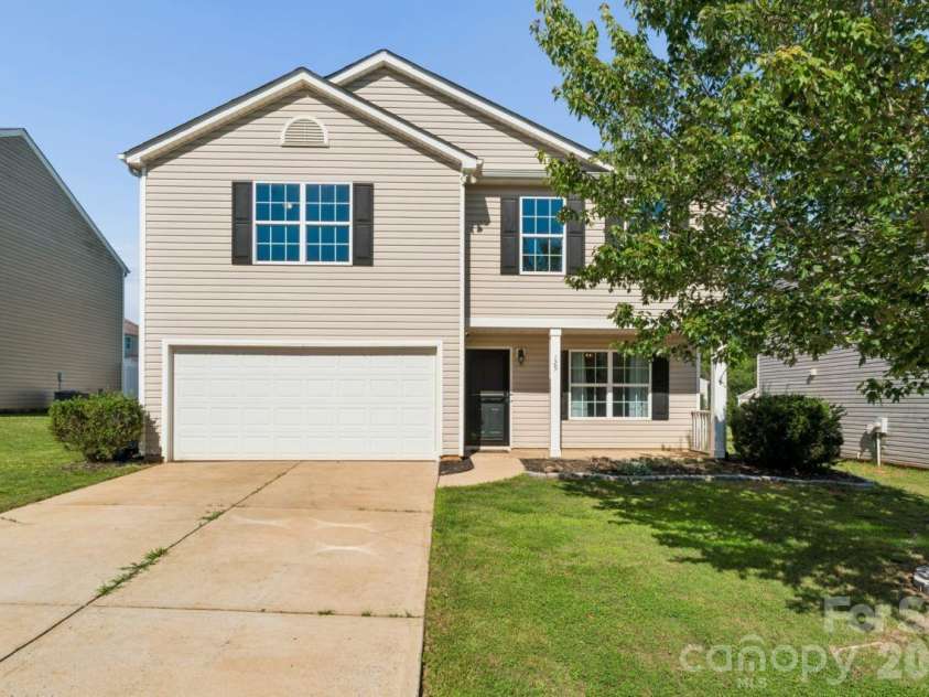 129 Quail Springs Road, Statesville, NC 28677.  MLS# CAR4391681, YatesRealty ID 29897. 