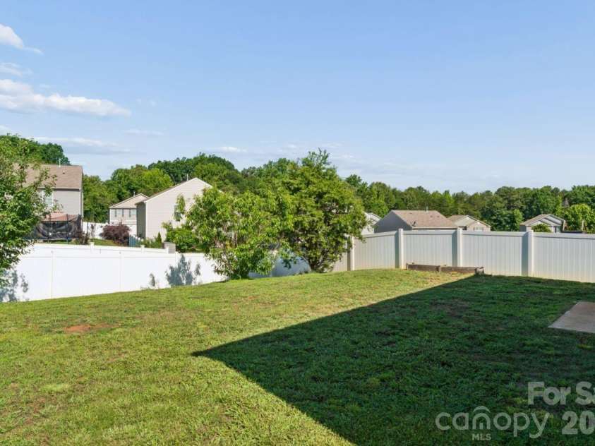 129 Quail Springs Road, Statesville, NC 28677.  MLS# CAR4391681, YatesRealty ID 29897. 