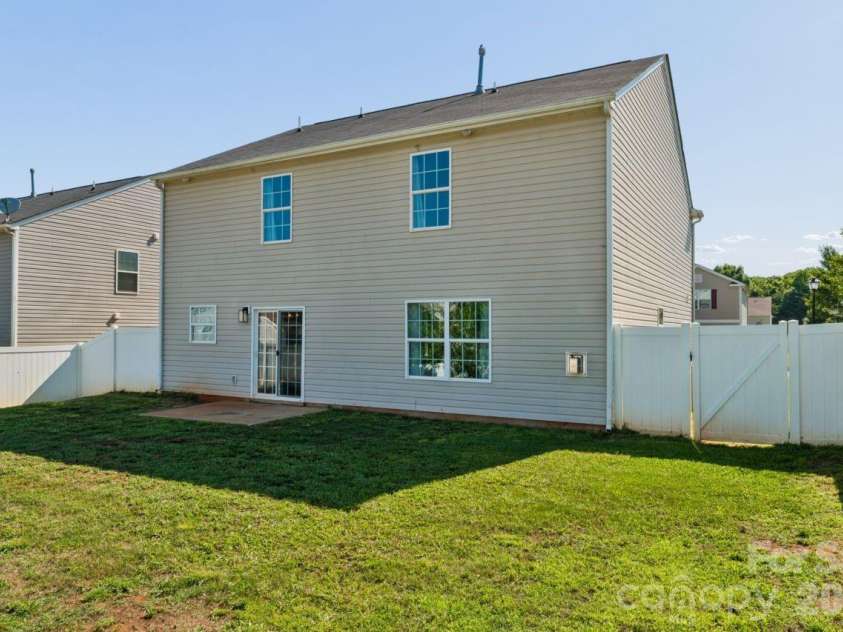 129 Quail Springs Road, Statesville, NC 28677.  MLS# CAR4391681, YatesRealty ID 29897. 