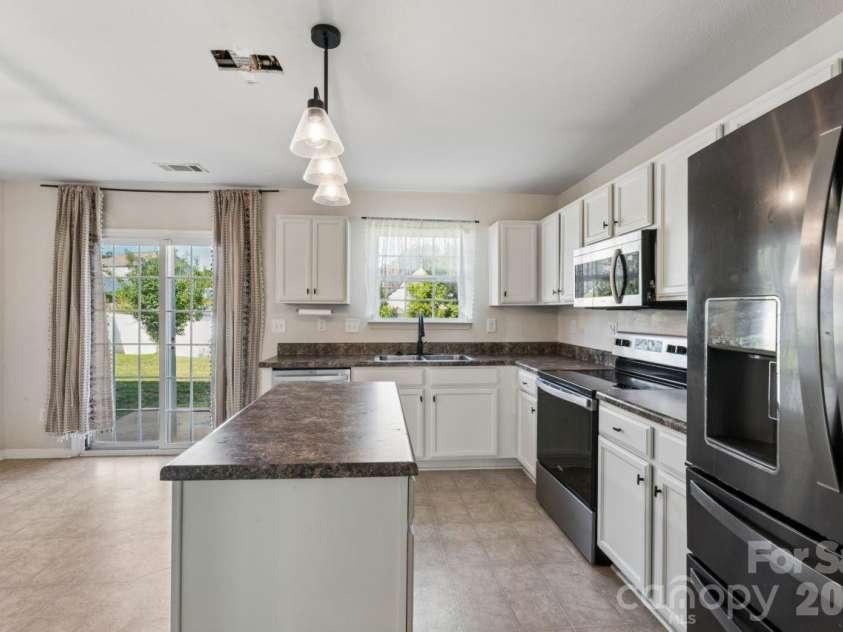 129 Quail Springs Road, Statesville, NC 28677.  MLS# CAR4391681, YatesRealty ID 29897. 