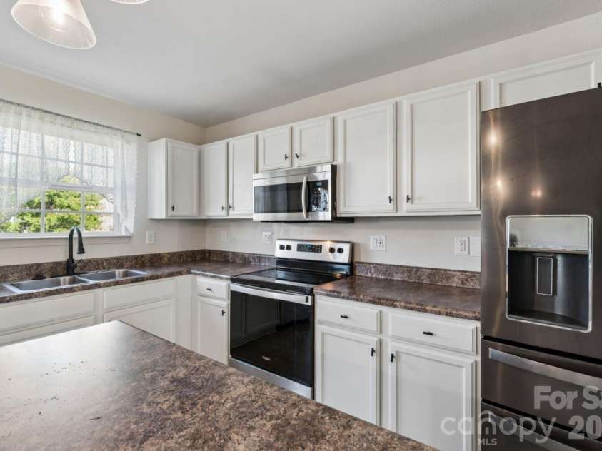 129 Quail Springs Road, Statesville, NC 28677.  MLS# CAR4391681, YatesRealty ID 29897. 