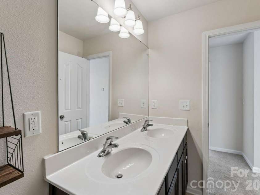 129 Quail Springs Road, Statesville, NC 28677.  MLS# CAR4391681, YatesRealty ID 29897. 
