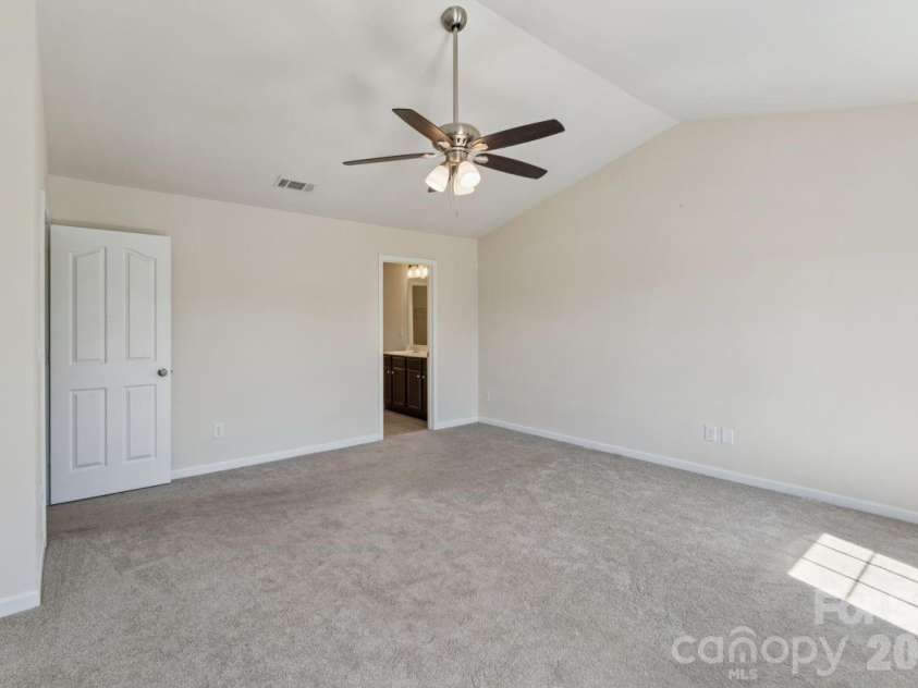 129 Quail Springs Road, Statesville, NC 28677.  MLS# CAR4391681, YatesRealty ID 29897. 