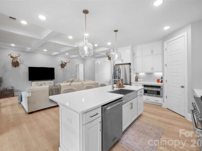172 Triple Ponds Court, Clover, SC 29710.  MLS# CAR4390746, YatesRealty ID 29898. 