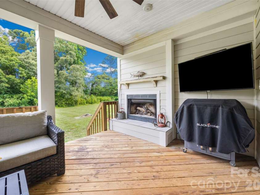 172 Triple Ponds Court, Clover, SC 29710.  MLS# CAR4390746, YatesRealty ID 29898. 