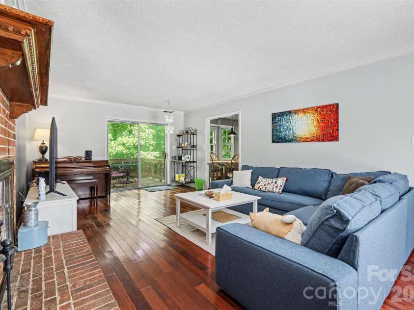 11808 Tall Oak Place, Charlotte, NC 28226.  MLS# CAR4391165, YatesRealty ID 29899. 