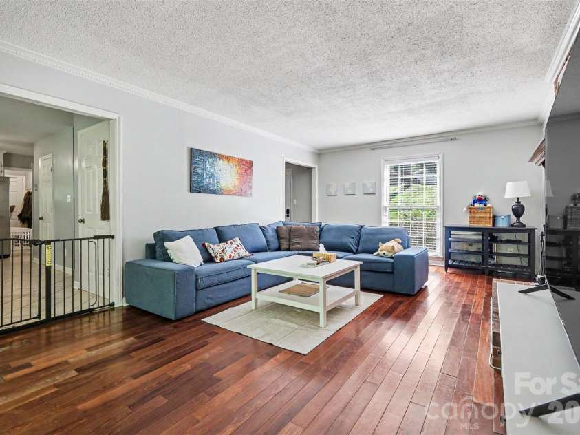 11808 Tall Oak Place, Charlotte, NC 28226.  MLS# CAR4391165, YatesRealty ID 29899. 