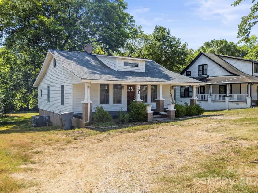 406 Main Street, Clover, SC 29710.  MLS# CAR4279553, YatesRealty ID 29899. 