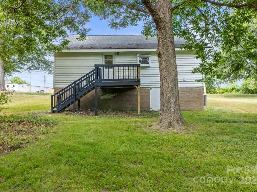 406 Main Street, Clover, SC 29710.  MLS# CAR4279553, YatesRealty ID 29899. Back of house