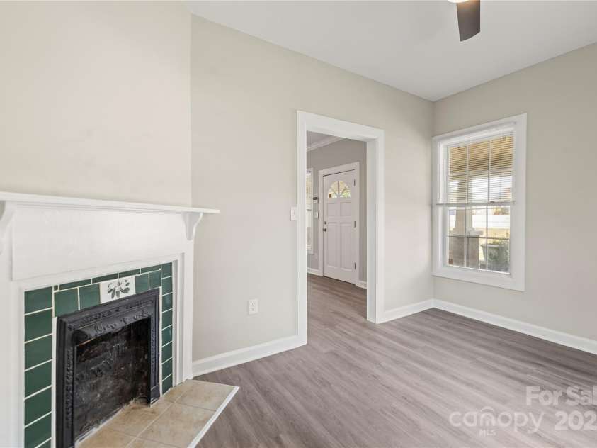 406 Main Street, Clover, SC 29710.  MLS# CAR4279553, YatesRealty ID 29899. Flex space/office