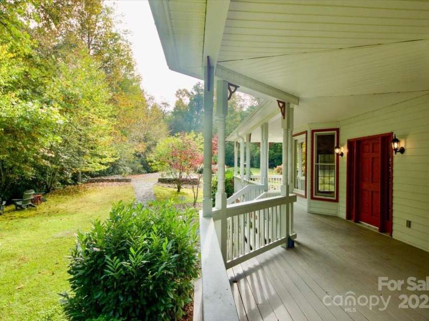 5580 Greenville Highway, Brevard, NC 28712.  MLS# CAR4196657, YatesRealty ID 299. 