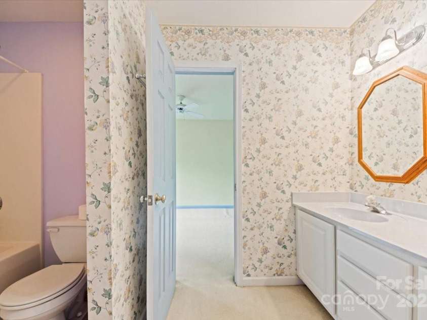 5580 Greenville Highway, Brevard, NC 28712.  MLS# CAR4196657, YatesRealty ID 299. 