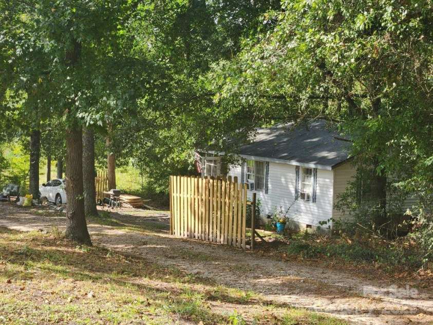 5987 Charlotte Highway, Lancaster, SC 29720.  MLS# CAR4308320, YatesRealty ID 299. 