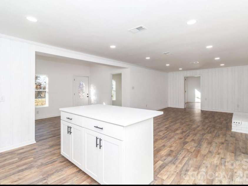 123 Riverside Drive, Mount Holly, NC 28120.  MLS# CAR4334550, YatesRealty ID 2990. 