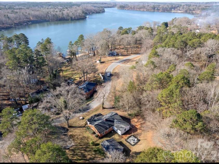 123 Riverside Drive, Mount Holly, NC 28120.  MLS# CAR4334550, YatesRealty ID 2990. 